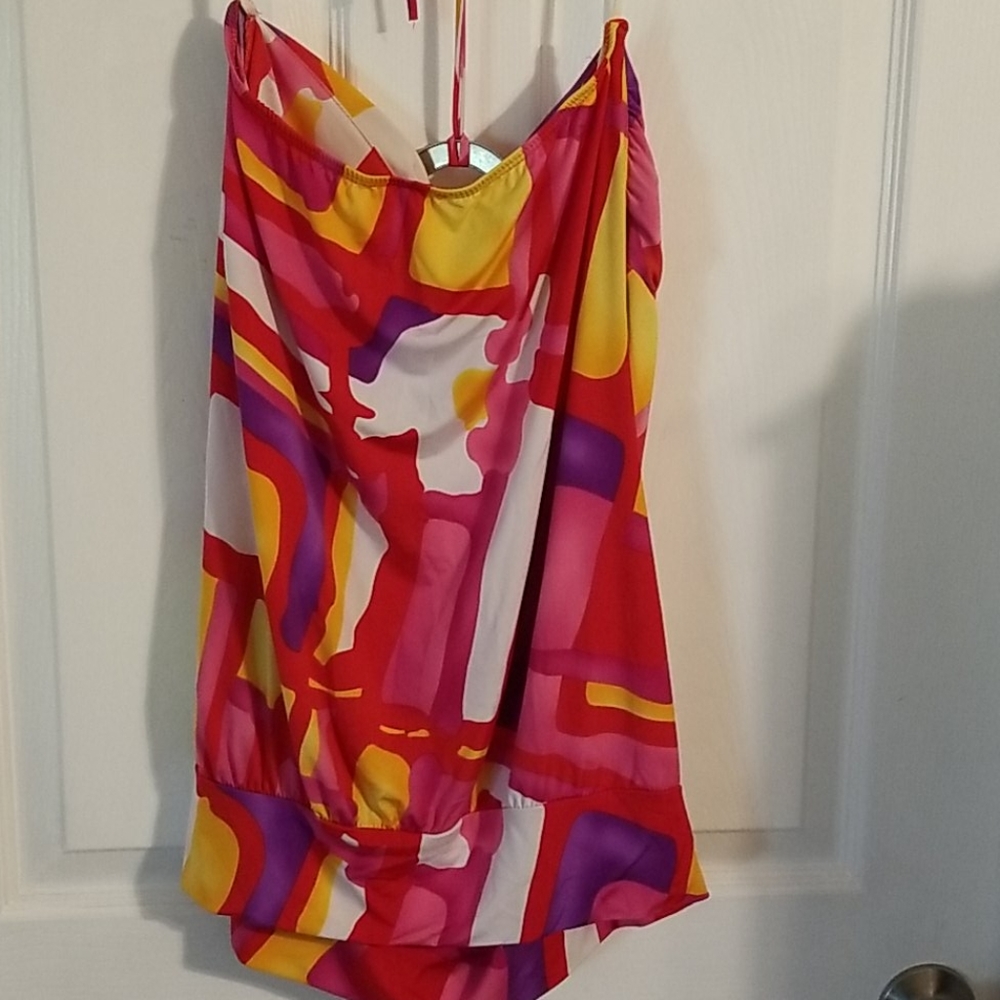 Halter top. - Picture 4 of 4